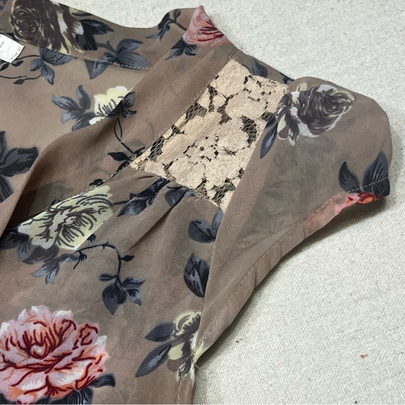 Marisol - Floral Lace Trim Women's Top - Size Small - Picture 9 of 13